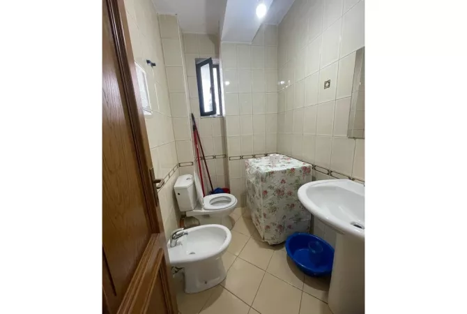 Shtepi me qera Apartament ne Tirane, 2+1, Mobilimi E mobiluar, Pagesa 700  Euro.