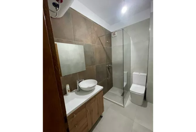 Shtepi me qera Apartament ne Tirane, 2+1, Mobilimi E mobiluar, Pagesa 700  Euro.