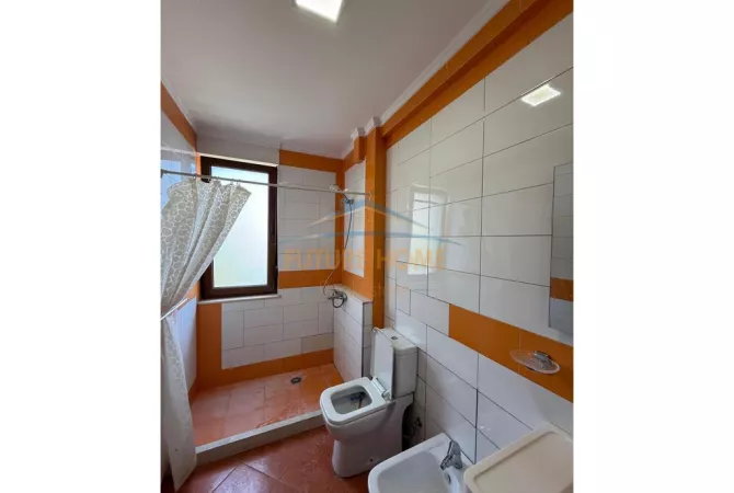 Shtepi me qera Apartament ne Tirane, 2+1, Mobilimi E mobiluar, Pagesa 550  Euro.