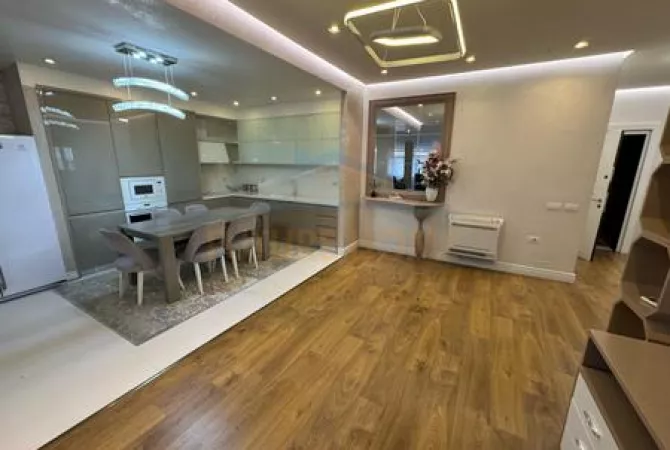 Casa in affitto 3+1 a Tirana - 800 Euro