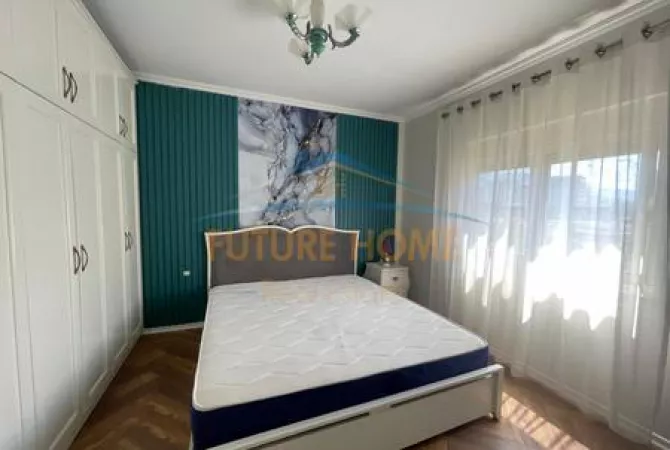 Shtepi ne shitje Apartament ne Tirane, 1+1, Mobilimi E mobiluar, Pagesa 103,000  Euro.