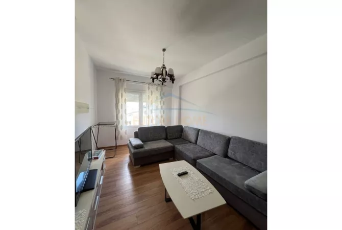 Shtepi me qera 2+1 ne Tirane - 650 Euro