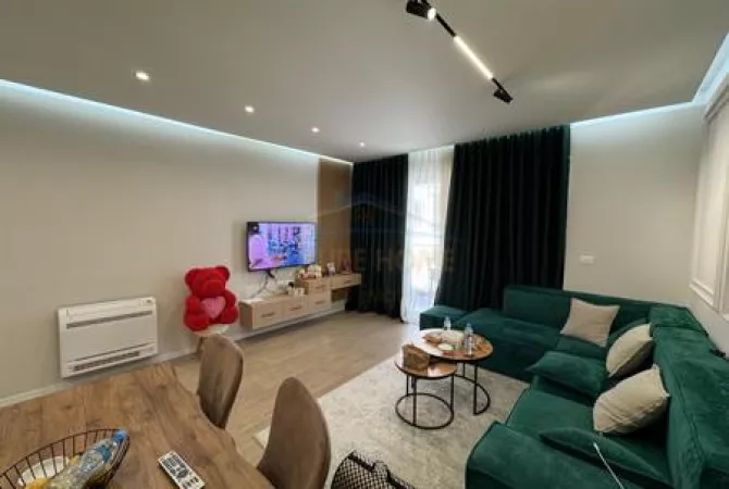 Shtepi ne shitje Apartament ne Tirane, 2+1, Mobilimi E mobiluar, Pagesa 265,000  Euro.