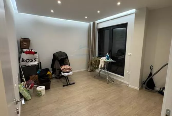 Shtepi ne shitje Apartament ne Tirane, 2+1, Mobilimi E mobiluar, Pagesa 265,000  Euro.