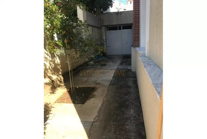 Shtepi me qera Apartament ne Tirane, 1+1, Mobilimi E mobiluar, Pagesa 400  Euro.