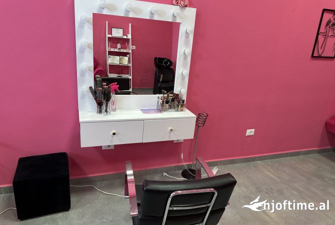 Pajisje biznesi ne shitje  ne Tirane - 950 Euro