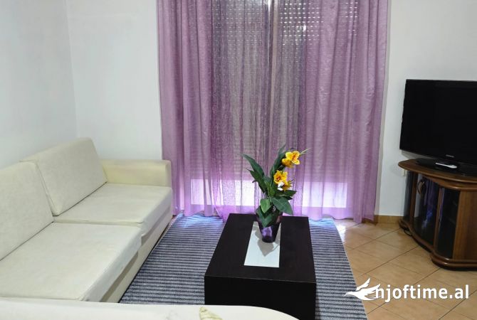 Shtepi me qera 1+1 ne Tirane - 40,000 Leke