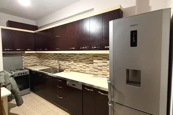 Shtepi me qera Apartament ne Tirane, 1+1, Mobilimi E mobiluar, Pagesa 500  Euro.