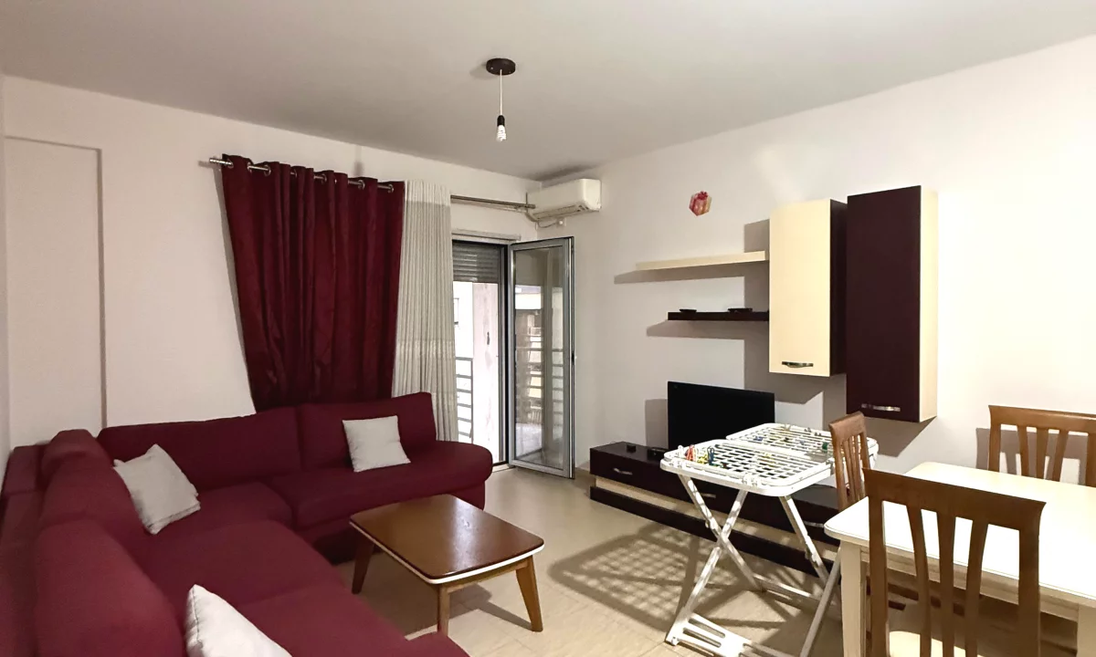 Shtepi me qera Apartament ne Tirane, 1+1, Mobilimi E mobiluar, Pagesa 500  Euro.