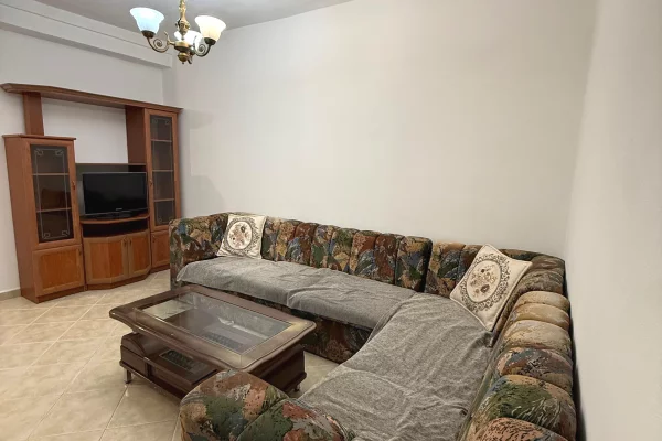 Casa privata/Indipendente in affitto a Tirana 1+1, Arredato