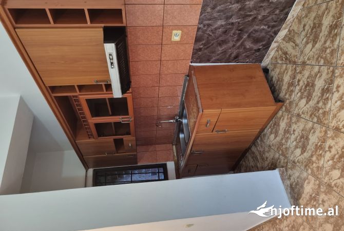 Shtepi me qera 1+1 ne Tirane - 250,000 Leke