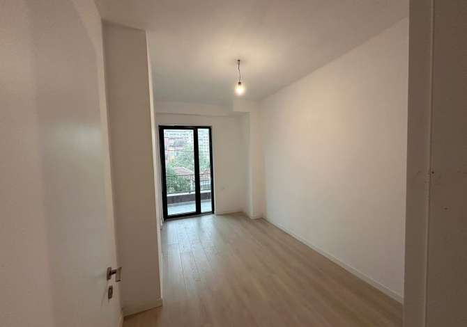 Ambient biznesi me qera 3+1 ne Tirane - 750 Euro