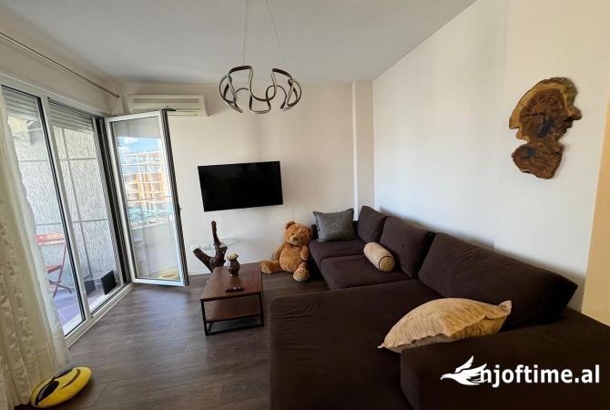 Shtepi me qera 2+1 ne Tirane - 700 Euro