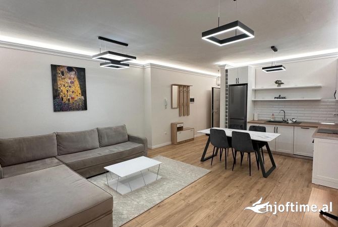 Shtepi me qera 2+1 ne Tirane - 700 Euro
