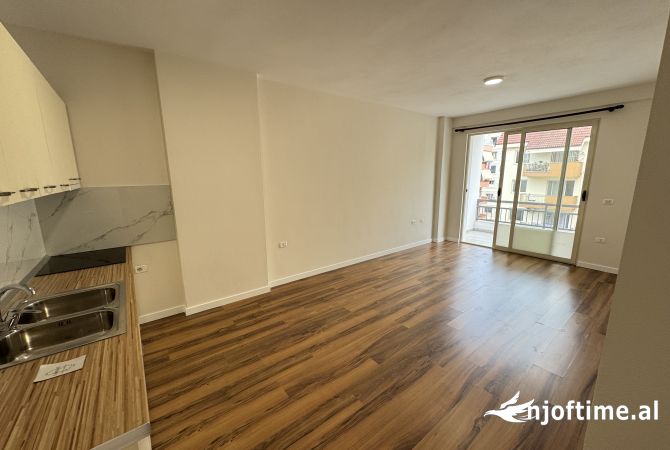 Shtepi me qera 1+1 ne Tirane - 30,000 Leke
