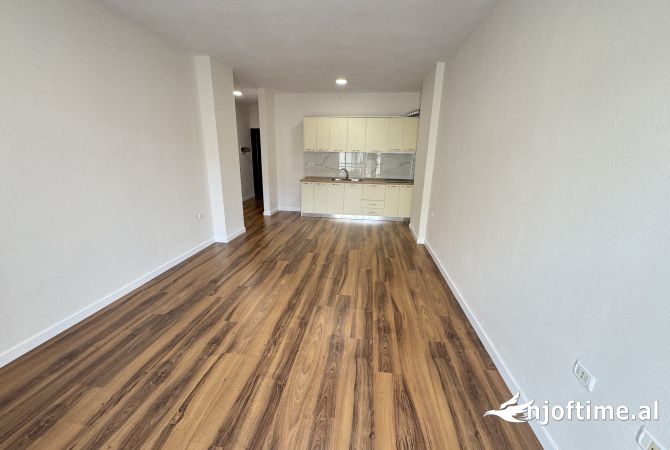 Shtepi me qera 1+1 ne Tirane - 30,000 Leke