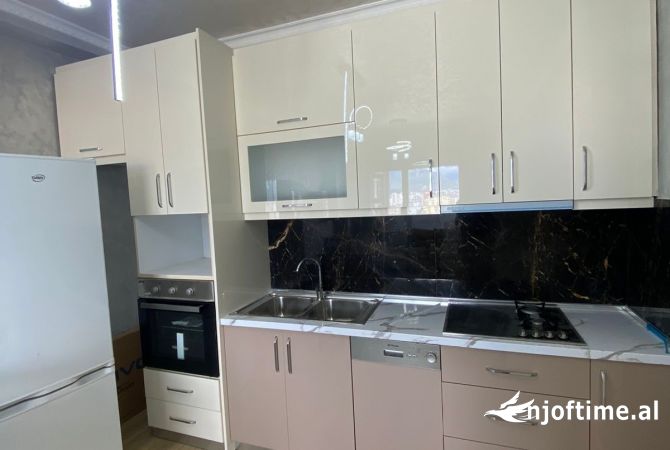 Shtepi me qera 2+1 ne Tirane - 550 Euro