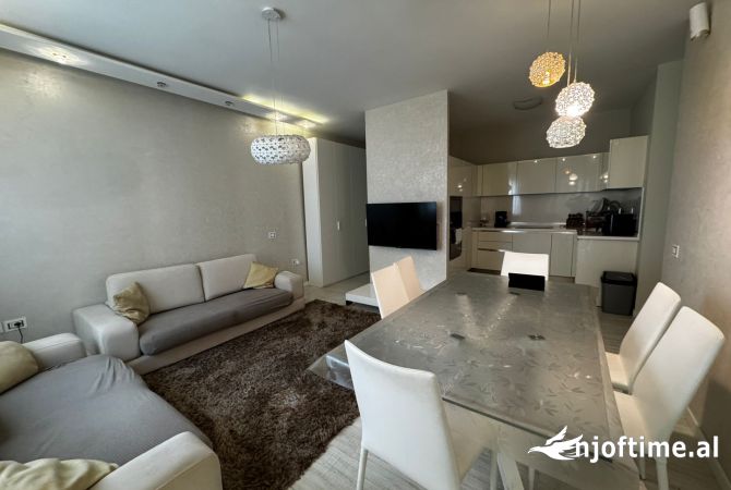 Shtepi me qera 2+1 ne Tirane - 650 Euro