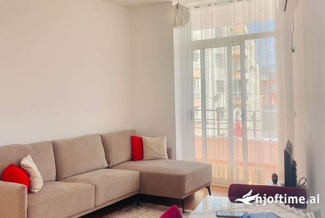 Shtepi me qera 1+1 ne Tirane - 450 Euro