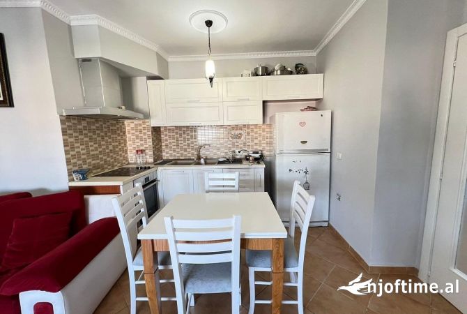 Shtepi me qera 2+1 ne Tirane - 700 Euro