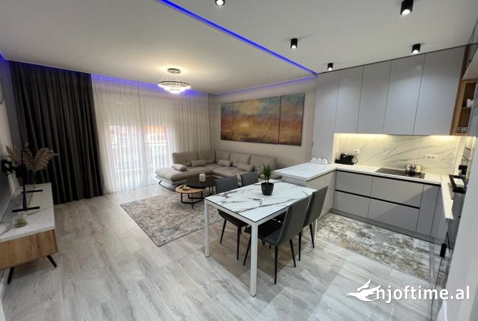 Shtepi me qera 2+1 ne Tirane - 800 Euro