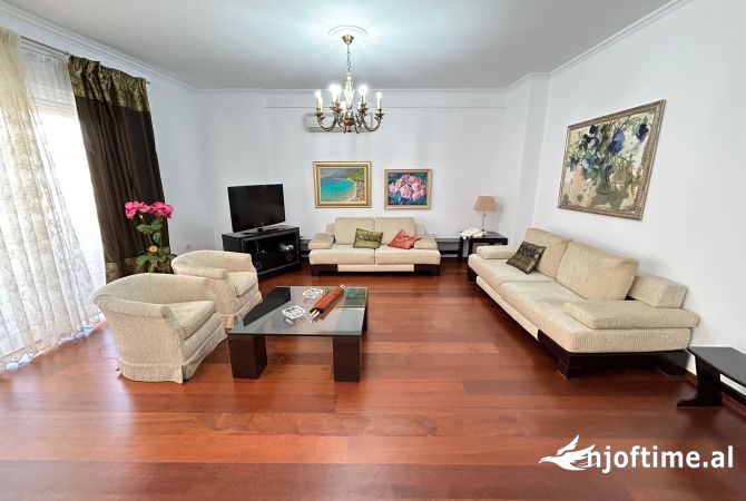 Shtepi me qera 2+1 ne Tirane - 1,000 Euro