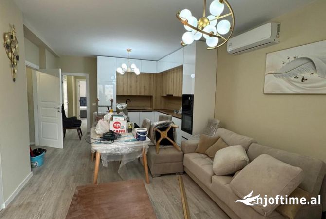 Shtepi me qera 2+1 ne Tirane - 800 Euro