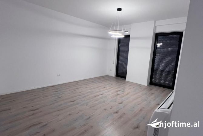Shtepi me qera 2+1 ne Tirane - 700 Euro