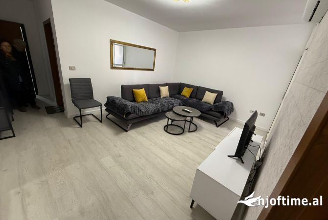 Shtepi me qera 1+1 ne Tirane - 660 Euro