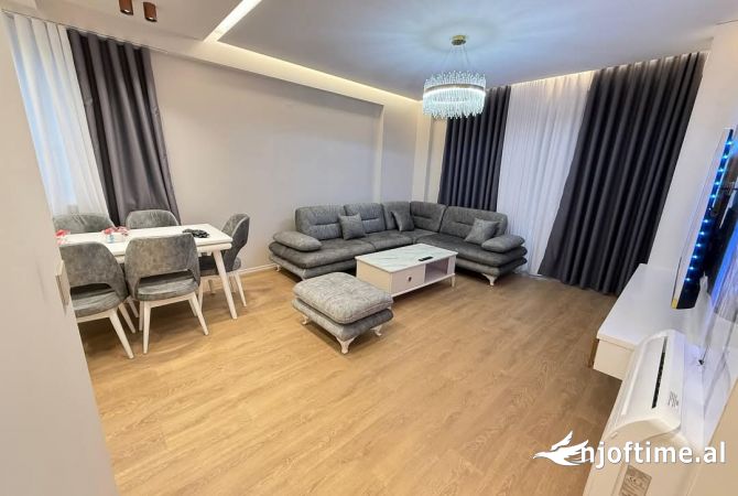Shtepi me qera 2+1 ne Tirane - 1,200 Euro