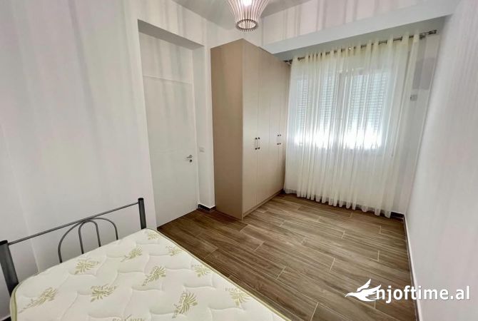 Shtepi me qera Apartament ne Tirane, 2+1, Mobilimi E mobiluar, Pagesa 600  Euro.