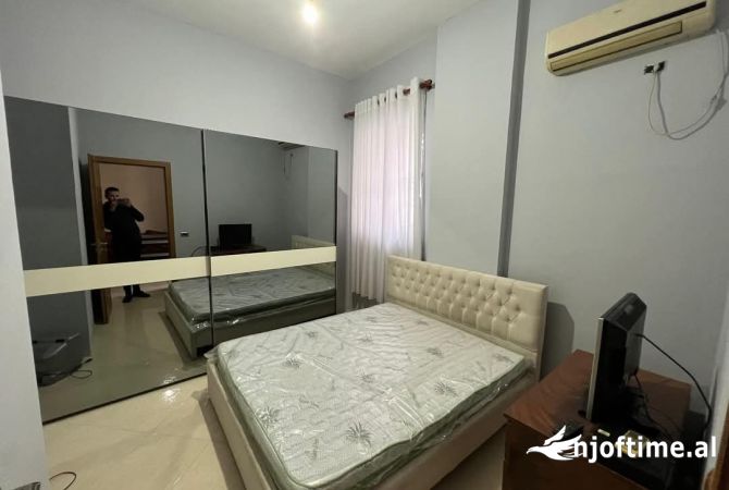 Shtepi me qera Apartament ne Tirane, 1+1, Mobilimi E mobiluar, Pagesa 35,000  Leke.