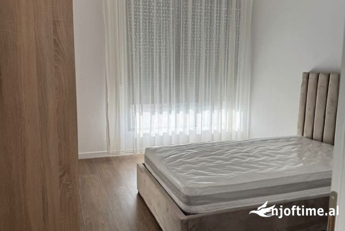 Shtepi me qera Apartament ne Tirane, 2+1, Mobilimi E mobiluar, Pagesa 600  Euro.