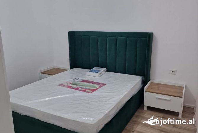 Shtepi me qera Apartament ne Tirane, 1+1, Mobilimi E mobiluar, Pagesa 550  Euro.