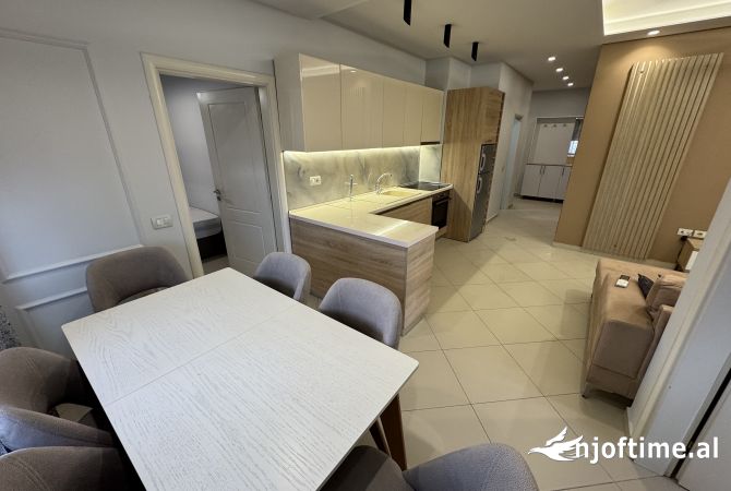 Shtepi me qera Apartament ne Tirane, 1+1, Mobilimi E mobiluar, Pagesa 700  Euro.