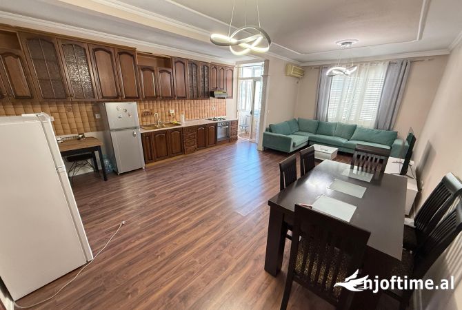 Shtepi me qera 2+1 ne Tirane - 1,000 Euro