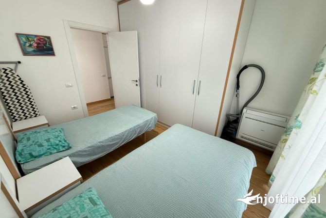 Shtepi me qera Apartament ne Tirane, 2+1, Mobilimi E mobiluar, Pagesa 800  Euro.