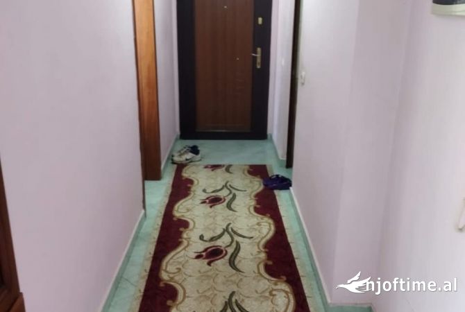Shtepi me qera Apartament ne Tirane, 2+1, Mobilimi E mobiluar, Pagesa 35,000  Leke.