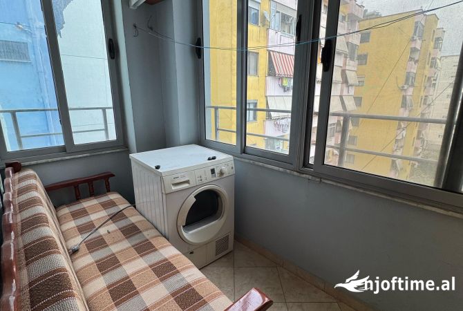 Shtepi me qera Apartament ne Tirane, 2+1, Mobilimi E mobiluar, Pagesa 450  Euro.