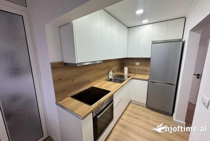 Shtepi me qera Apartament ne Tirane, 1+1, Mobilimi E mobiluar, Pagesa 450  Euro.