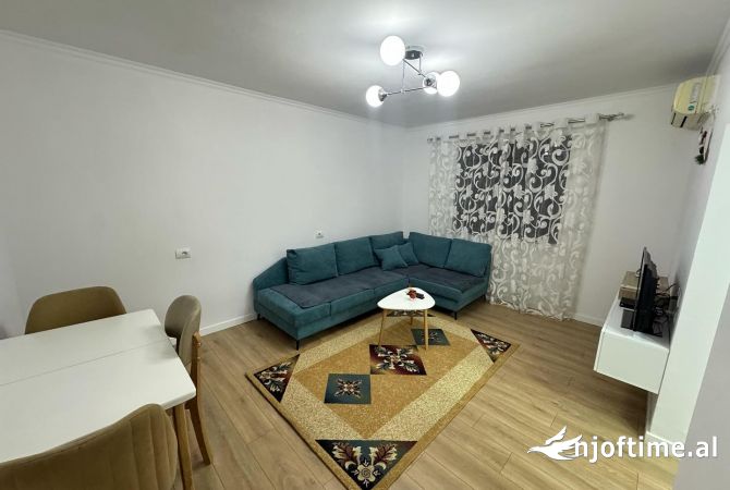 Shtepi me qera Apartament ne Tirane, 1+1, Mobilimi E mobiluar, Pagesa 450  Euro.