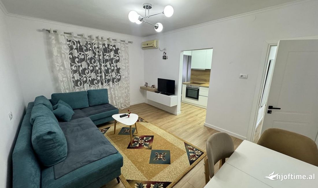 Shtepi me qera Apartament ne Tirane, 1+1, Mobilimi E mobiluar, Pagesa 450  Euro.