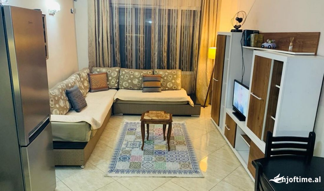 Shtepi me qera Apartament ne Tirane, 1+1, Mobilimi E mobiluar, Pagesa 600  Euro.