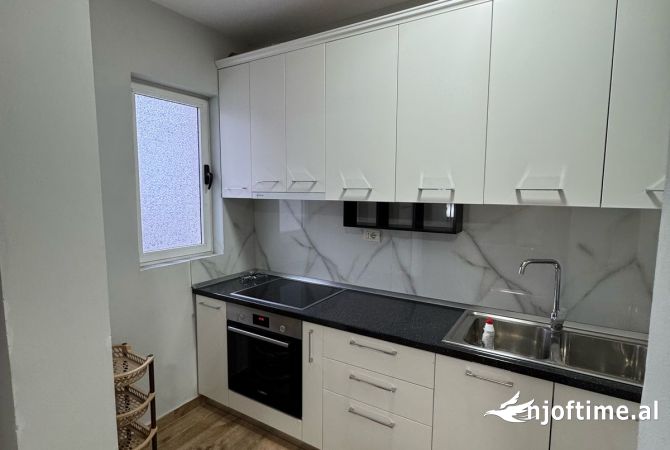 Shtepi me qera Apartament ne Tirane, 1+1, Mobilimi E mobiluar, Pagesa 600  Euro.
