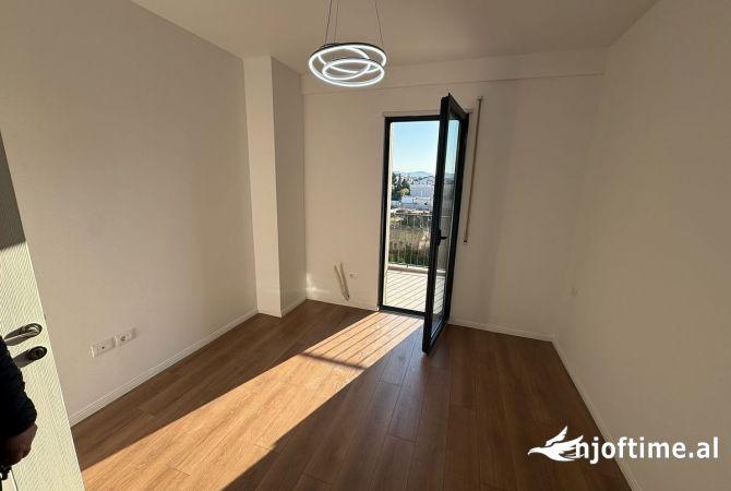 Shtepi me qera 2+1 ne Tirane - 650 Euro