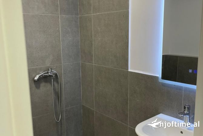 Shtepi me qera Apartament ne Tirane, 1+1, Mobilimi E mobiluar, Pagesa 50,000  Leke.