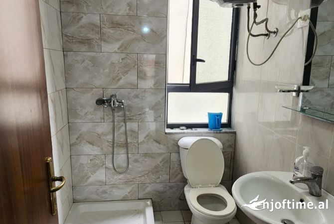 Shtepi me qera Apartament ne Tirane, 2+1, Mobilimi E mobiluar, Pagesa 500  Euro.