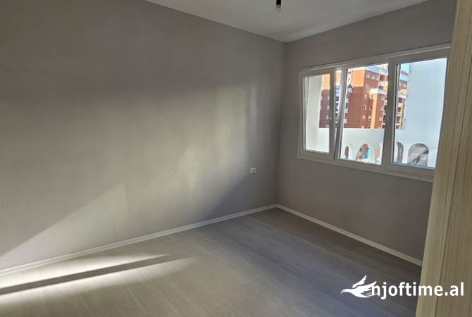 Shtepi me qera 2+1 ne Tirane - 620 Euro
