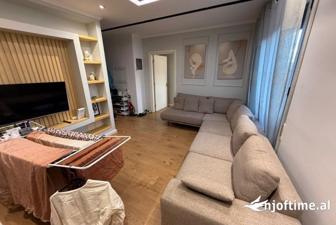 Shtepi me qera 1+1 ne Tirane - 55,000 Leke