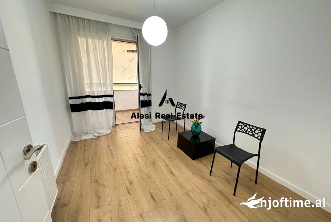 Shtepi me qera Apartament ne Tirane, 2+1, Mobilimi E mobiluar, Pagesa 850  Euro.